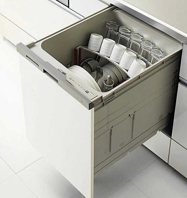 【【深型食洗機】】たっぷり入る深型だから、調理器具もまとめて洗えて後片付けがスムーズ。自由な時間を増やしてくれる、心強いパートナーです。※画像はイメージです