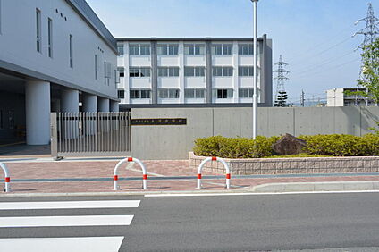 木津川市立木津中学校 1300m(徒歩17分)