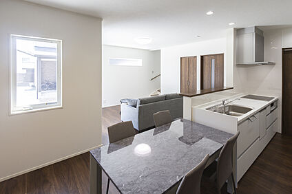 【1階約17.3帖LDK/A6号地モデルハウス】