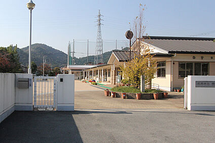 姫路市立荒川幼稚園 約1000m(徒歩約13分)