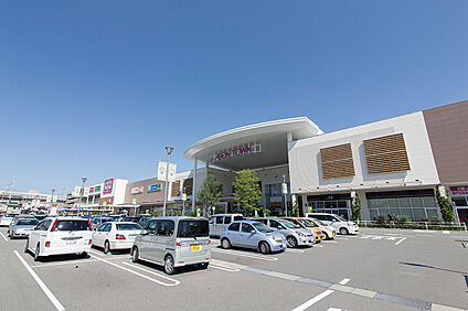 イオンタウン姫路 約850m(徒歩約11分)