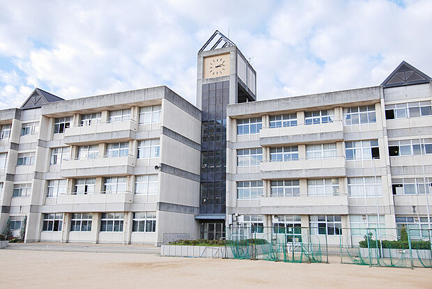 姫路市立大津中学校