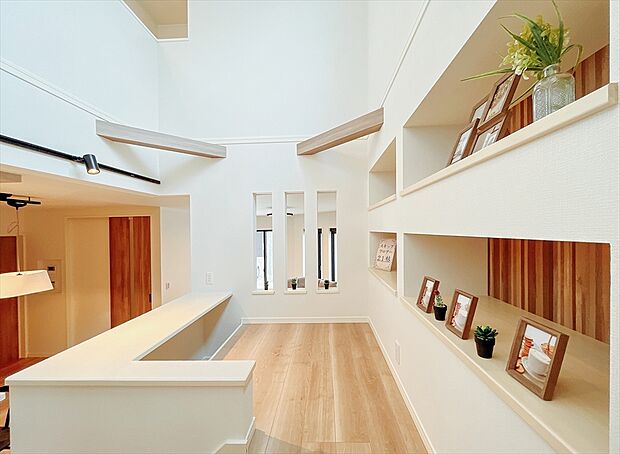 【【施工例写真／スキップフロア】】長年のノウハウを活かし、丁寧に住まいづくりをサポートします！
※画像にはオプション商品も含まれております。