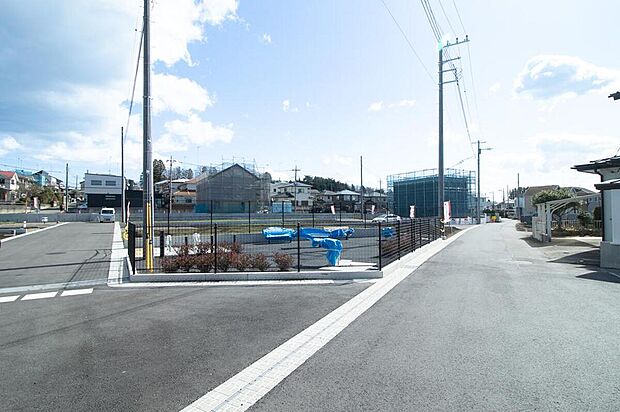 分譲地内に公園も計画されており、目の届く近所でお子様がのびのび遊べます。