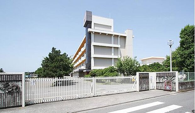 西が丘小学校(約600m)