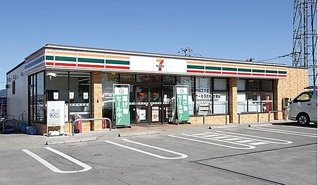 セブンイレブン(約530m)