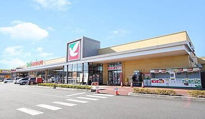 ヨークベニマル 鶴田店 1060m ～1180ｍ(徒歩14分)
