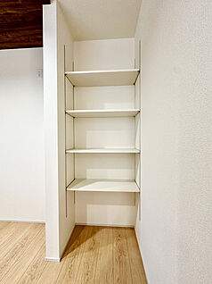 キッチン横パントリー（2号棟）