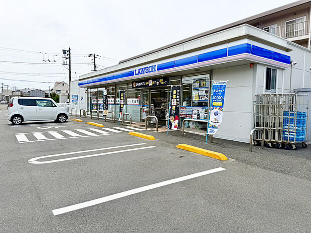 ローソン沼津東椎路北店（約365m）