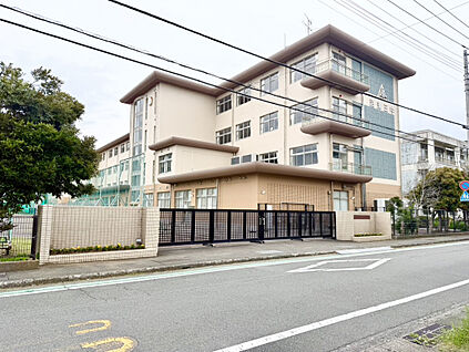 沼津市立第三中学校 210m