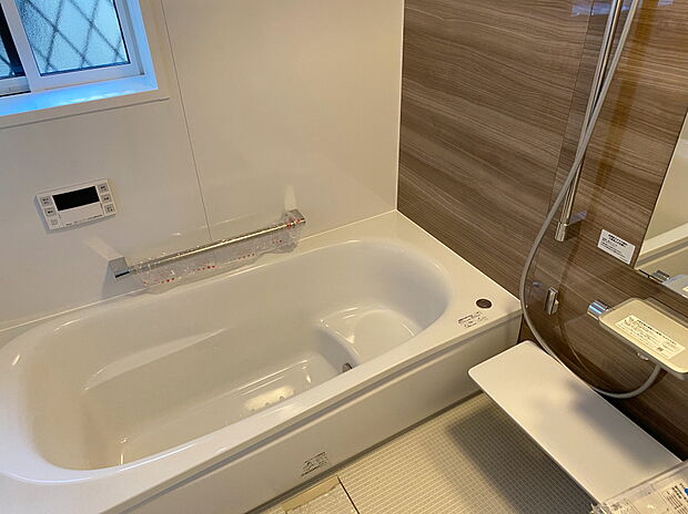 【浴室（同一仕様）】ゆったりしたお風呂は１日の疲れを癒してくれます！
