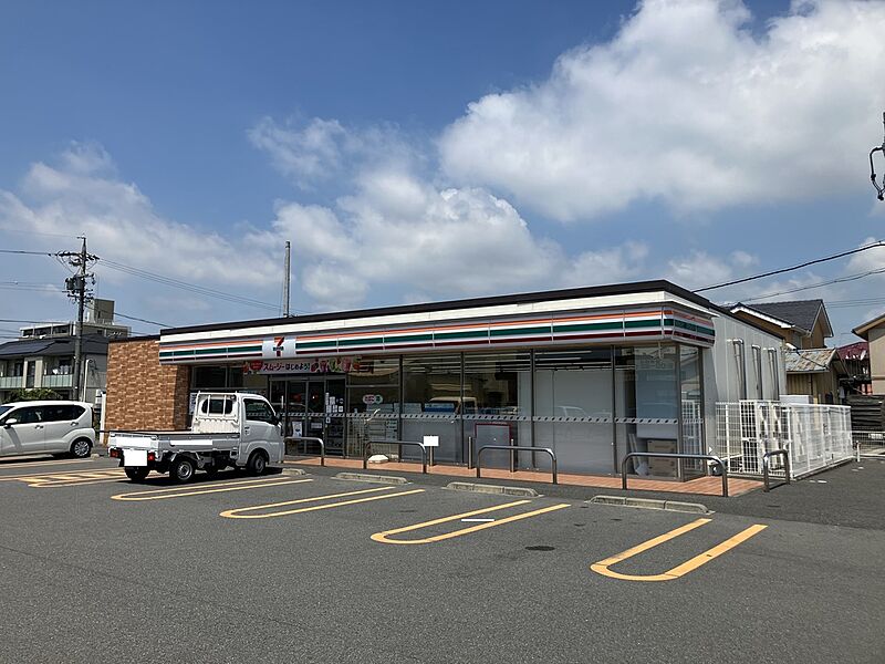 【車・交通】セブンイレブン四日市天カ須賀店