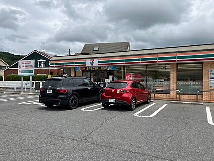 セブンイレブン玖珂野口下店 約550ｍ(徒歩約7分)