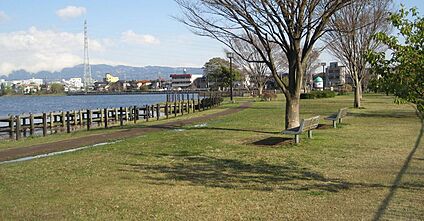 門池公園 750m(徒歩10分)