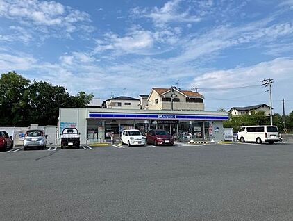ローソン斑鳩小吉田二丁目店 910m