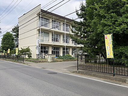 長野市立昭和小学校 約300m(徒歩4分)