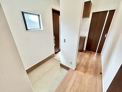 広々とした玄関