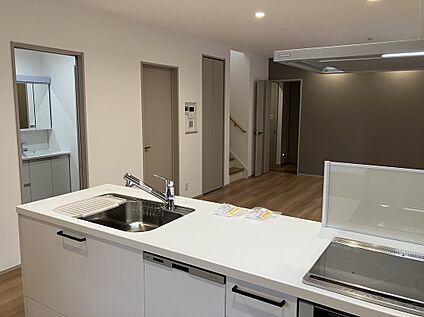 ペニンシュラキッチン・食洗器搭載