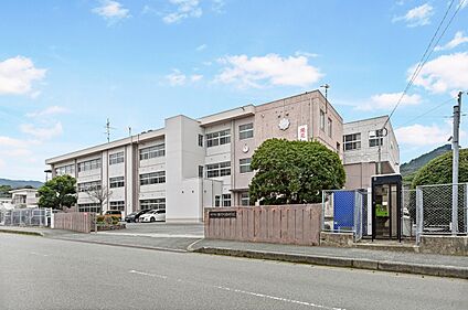 那珂川市立那珂川南中学校 1240m