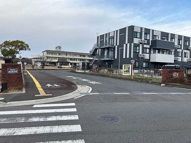 蒲生東小学校(約750m)