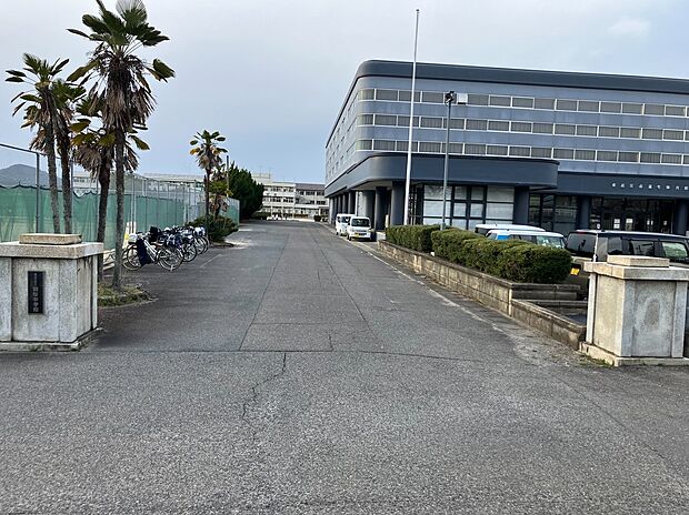 朝桜中学校(約400m)