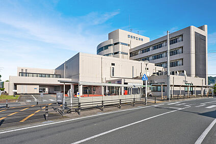 綾部市立病院 800ｍ(徒歩11分)