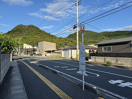 とさでん交通　北島バス停 280ｍ