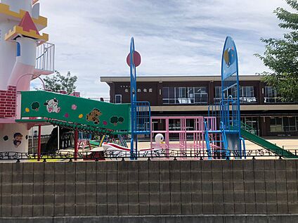 佐波幼稚園 約900ｍ(車約3分)