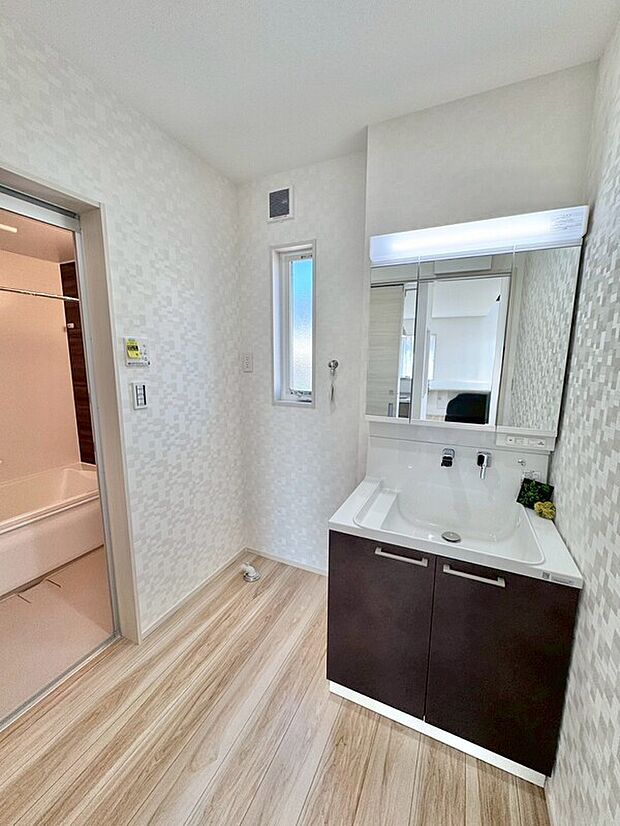 【洗面化粧台】シャワー付洗面化粧台