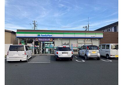 ファミリーマート浜松上島東店 200m(徒歩3分)