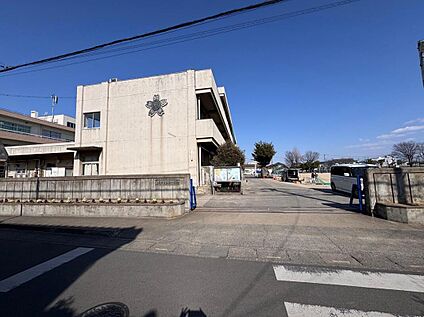 上尾市立大谷小学校 1300m(徒歩16分)