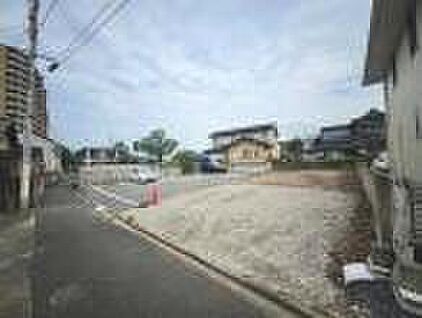 【前面道路より東方向を撮影】