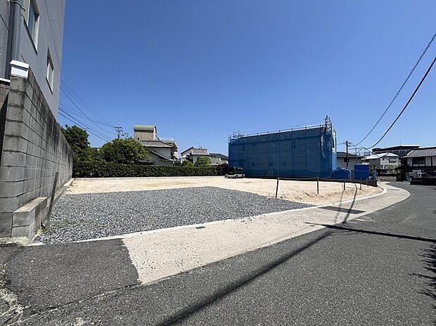 【現地写真】街づくりガイドラインに沿った住環境に位置し、平坦地ならではの暮らしやすさも魅力です。