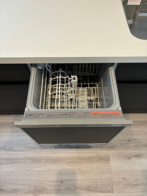 【【施工例】食器洗乾燥機】忙しい毎日にぴったりの食器洗乾燥機。手洗いの手間を減らし、時間を有効に使えます。