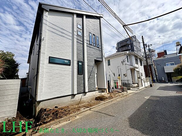 【学校徒歩3分×駅徒歩圏の好立地】
関町北小学校まで徒歩3分。低学年のお子様も安心して送り出せる、子育て世帯にもうれしい立地です。西武新宿線「武蔵関」駅まで徒歩9分で、通勤・通学にも便利です。