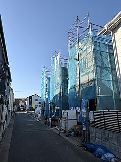 【前面道路含む現地写真】