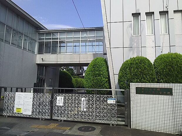 三鷹市立第三中学校