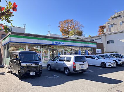 ファミリーマート 杉並清水早稲田通り店 約200m(徒歩3分)
