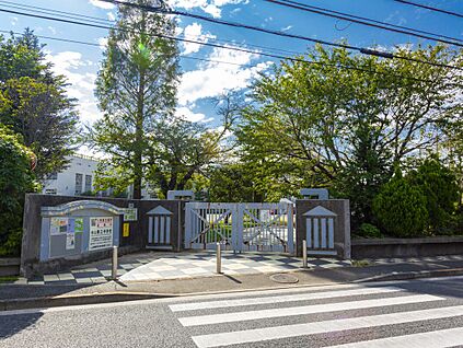 武蔵野市立第三中学校 約850m(徒歩11分)