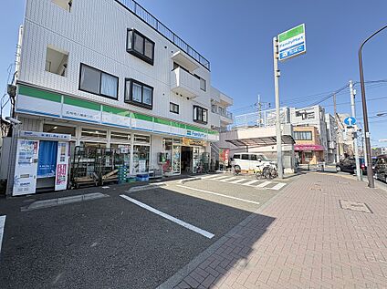 ファミリーマート 吉祥寺八幡通り店 約170m(徒歩3分)