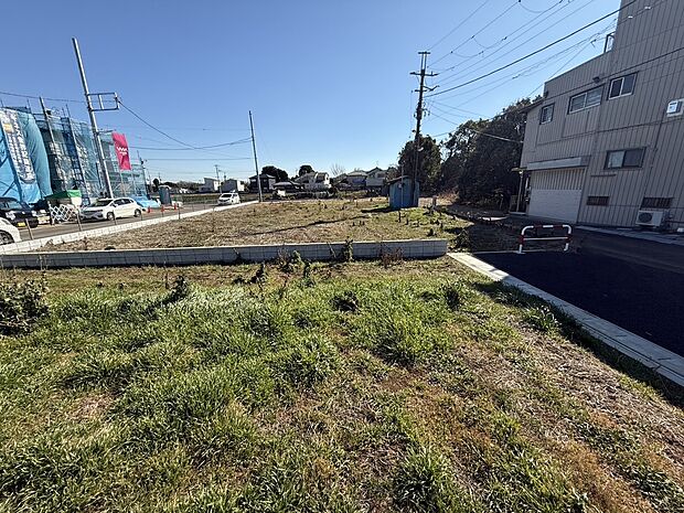 (1)(2)806.41m2(243坪)