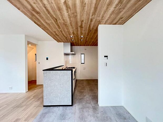 ◆ゆとりのあるキッチンスペースで調理作業もスムーズにこなせます！