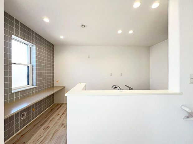 ◆リビングを見渡せてコミュニケーションも深まる対面キッチン!