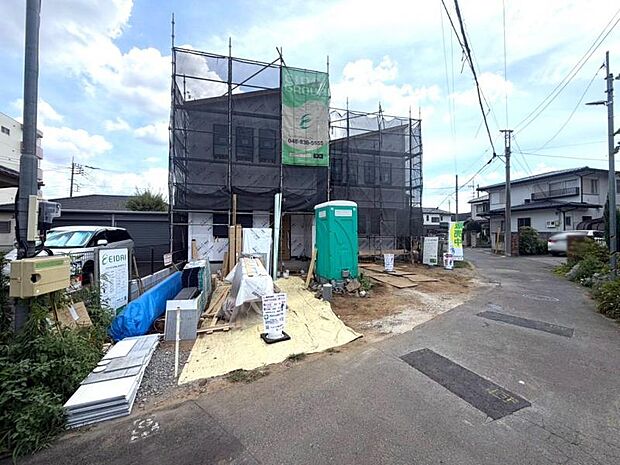 【現地写真】バス便豊富な大宮駅行きのバス停徒歩4分と近く、毎日の通勤・通学も無理なく通えます。新大宮バイパス至近!休日のドライブやお出かけもスムーズなロケーションです。(2026年8月撮影)
