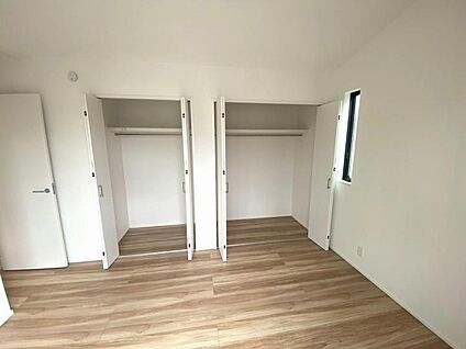 【1号棟/2階6.4帖洋室】