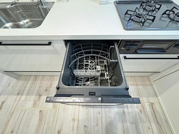 【【キッチン】】食器洗い乾燥機でしつこい油汚れもきれいに洗い流す!毎日の忙しい家事の時短に