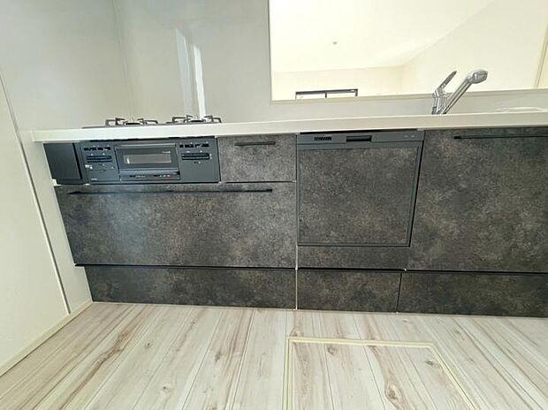 【【キッチン】】複数同時調理可能な3口コンログリル付!