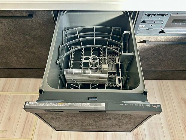 【キッチン】家事にかかる時間を短縮!食洗機付きのオープンキッチン。