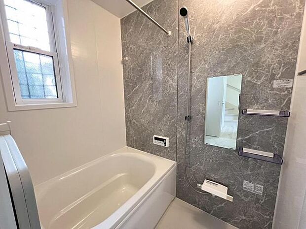 【浴室】◆天候や時間を気にせず洗濯物が乾かせる浴室乾燥機装備!