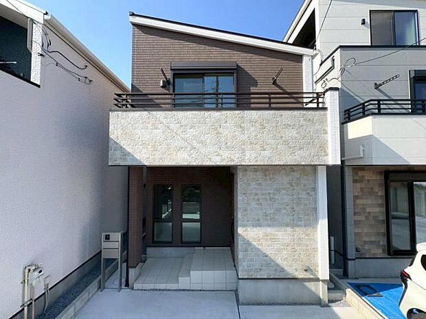 【【現地外観写真】】JR京浜東北線「北浦和」駅徒歩15分、複数路線利用可能なJR「浦和」駅へは自転車利用で約10分の好アクセス♪